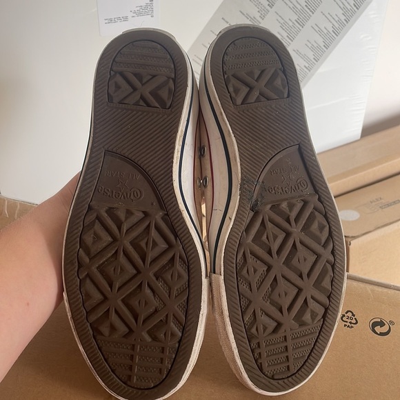 White converse - Picture 3 of 4